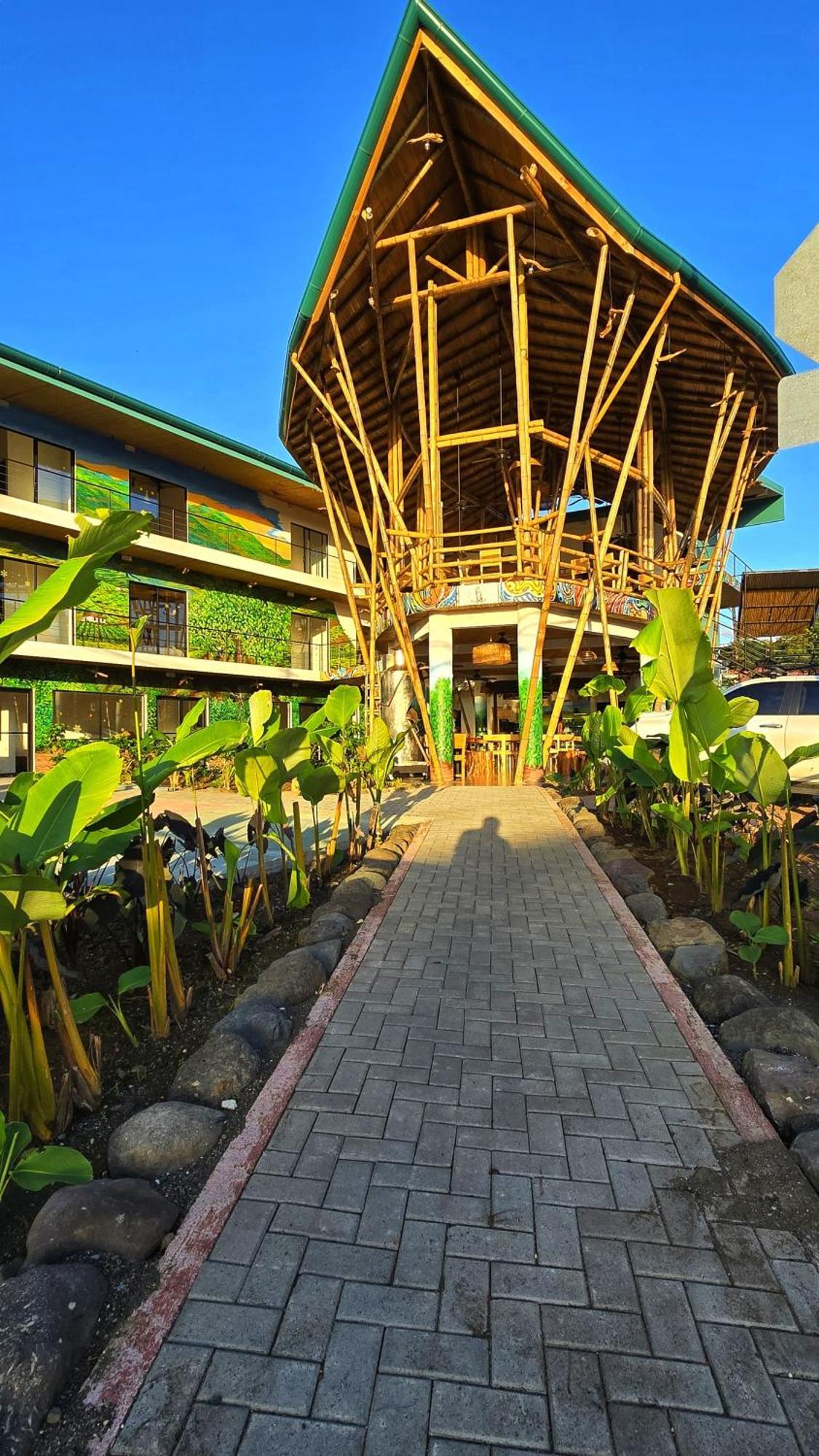 Bonding Coffee Roaster Cafe & Hotel Quepos Bagian luar foto