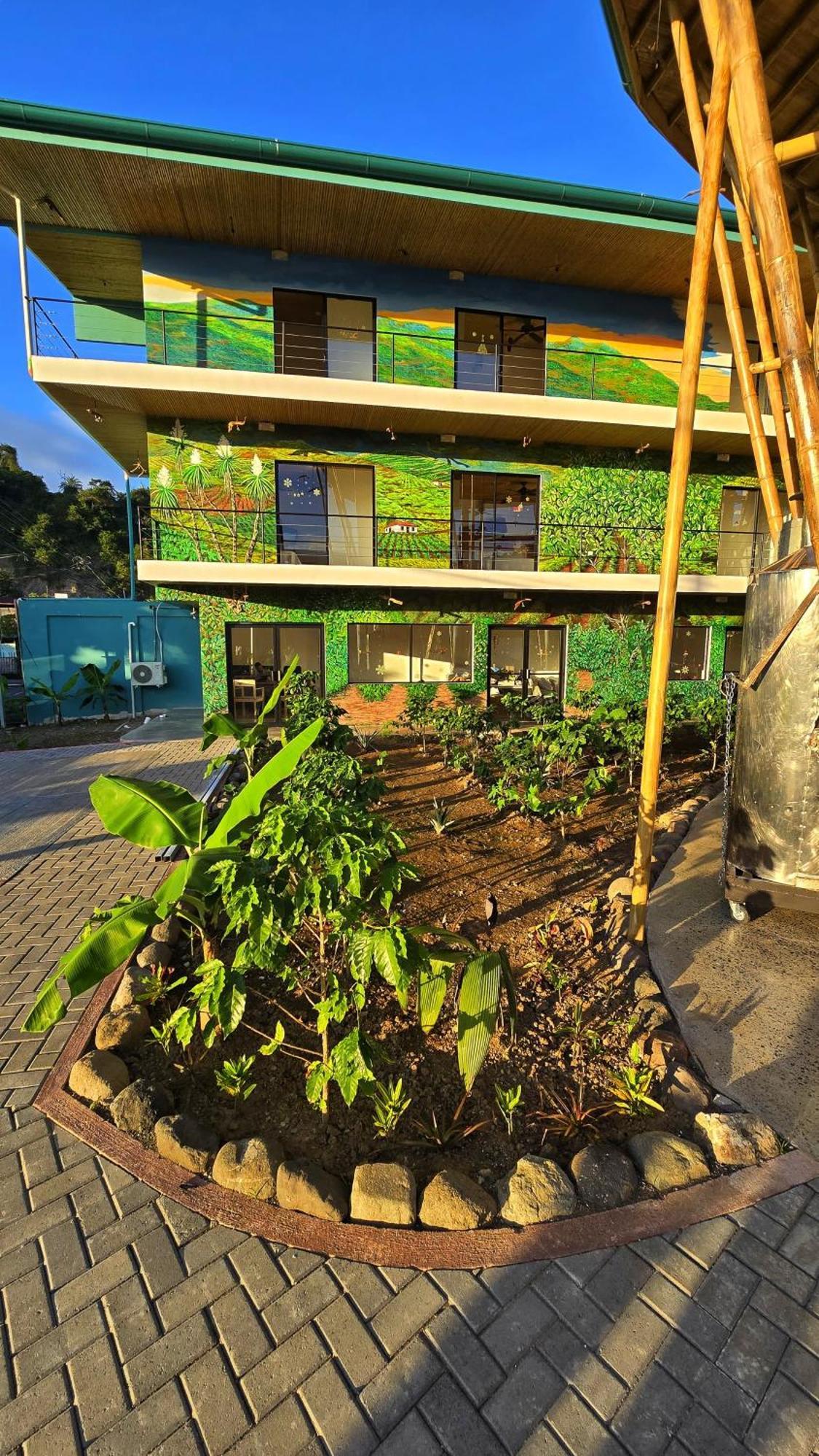 Bonding Coffee Roaster Cafe & Hotel Quepos Bagian luar foto