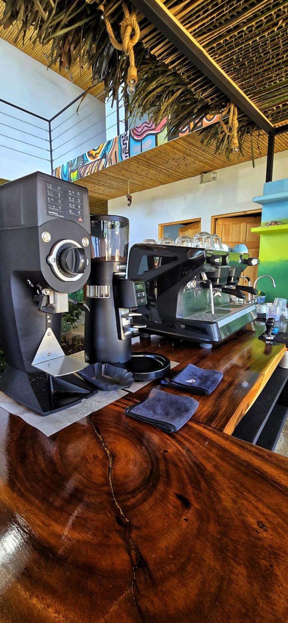Bonding Coffee Roaster Cafe & Hotel Quepos Bagian luar foto